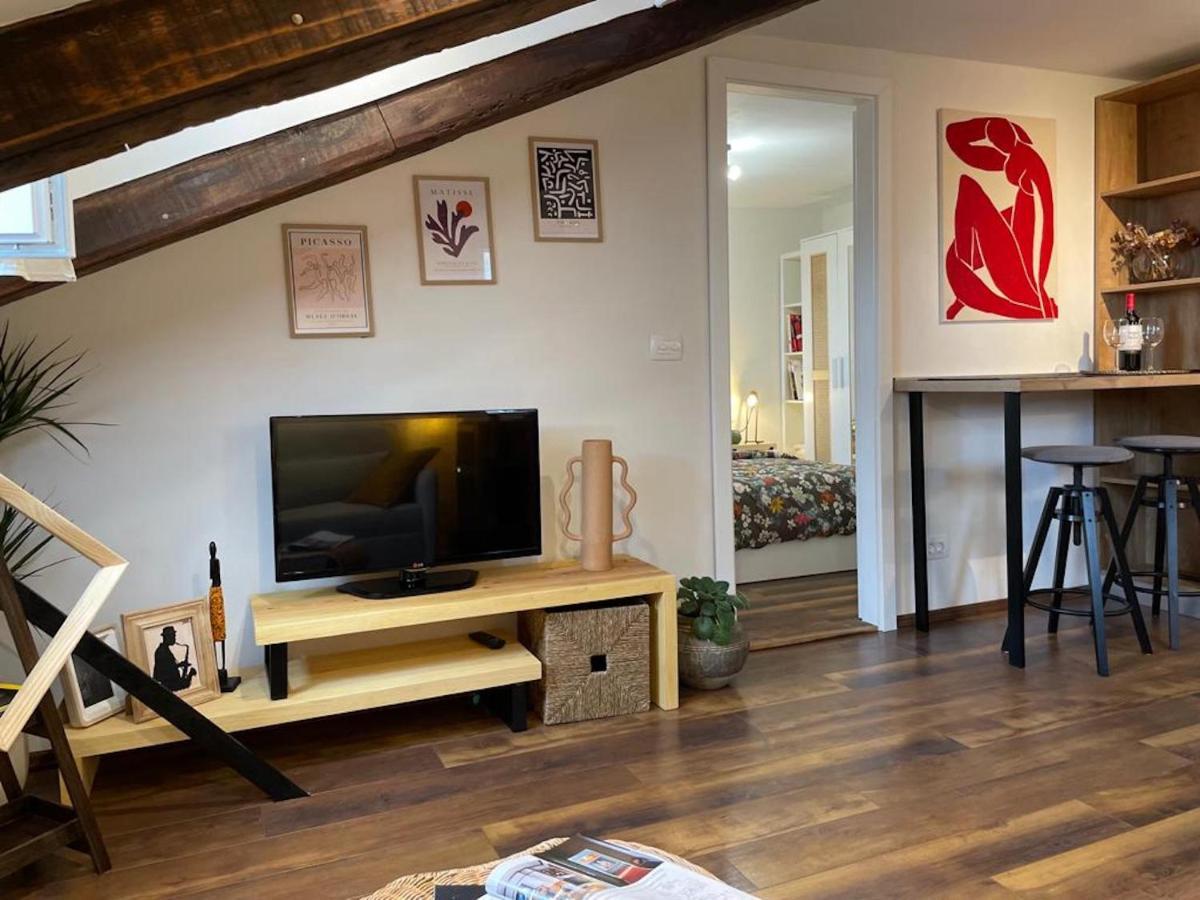 Condo In Town Centre 리예카 외부 사진