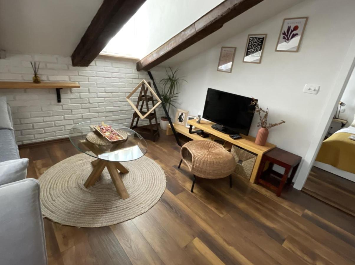 Condo In Town Centre 리예카 외부 사진